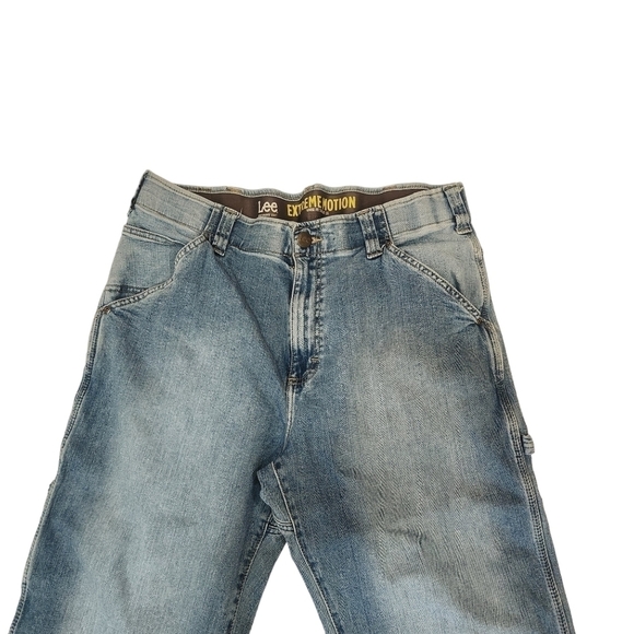 LEE Men's Extreme Motion Loose Fit Medium Wash Denim Blue Jeans Size 36x36 - Picture 2 of 14